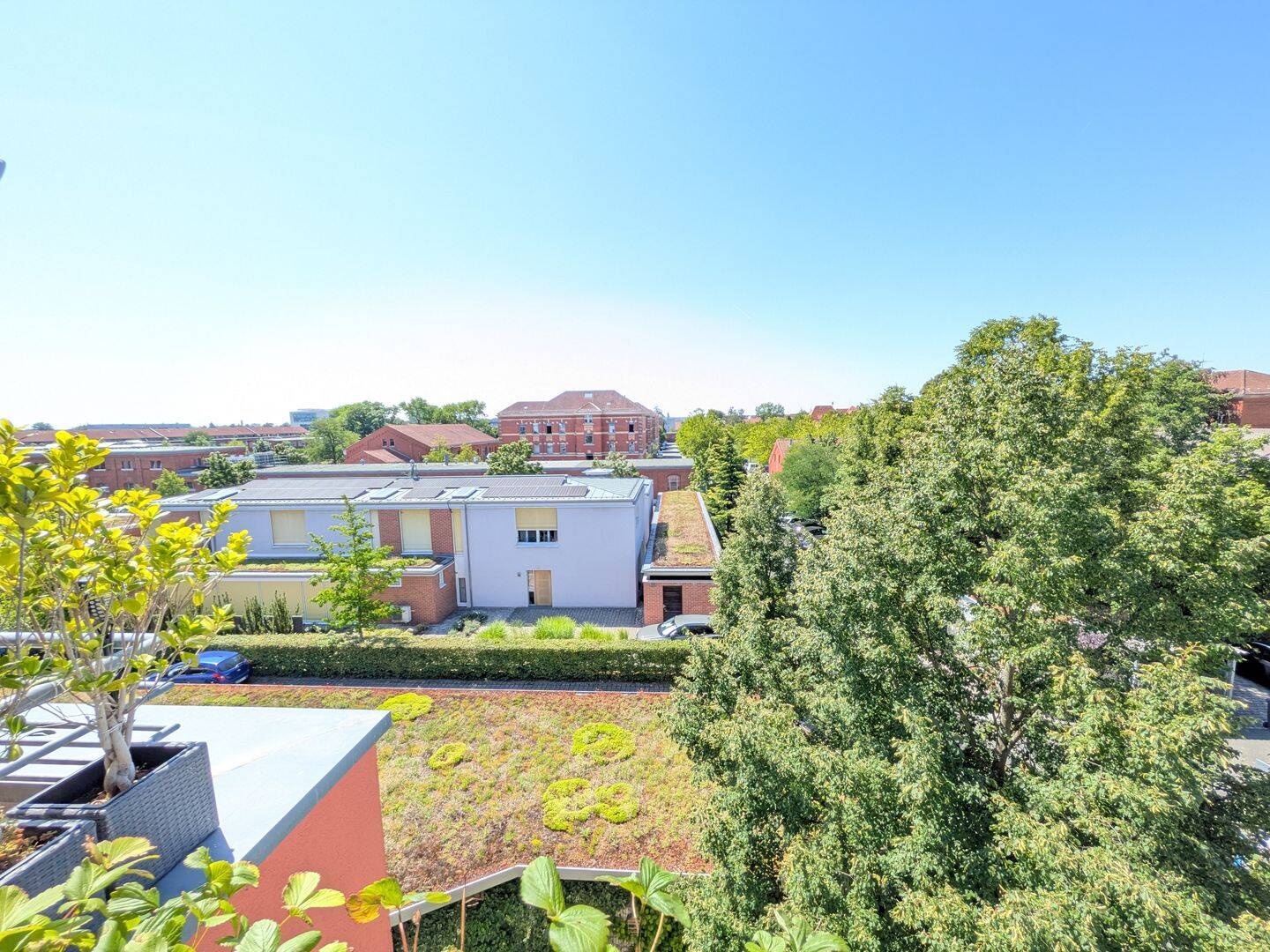 Luxuriöse Dachgeschosswohnung mit großzügiger Dachterrasse & Kaminofen & Panoramablick in Erlangen – 91052 Erlangen – Vorschaubild 10