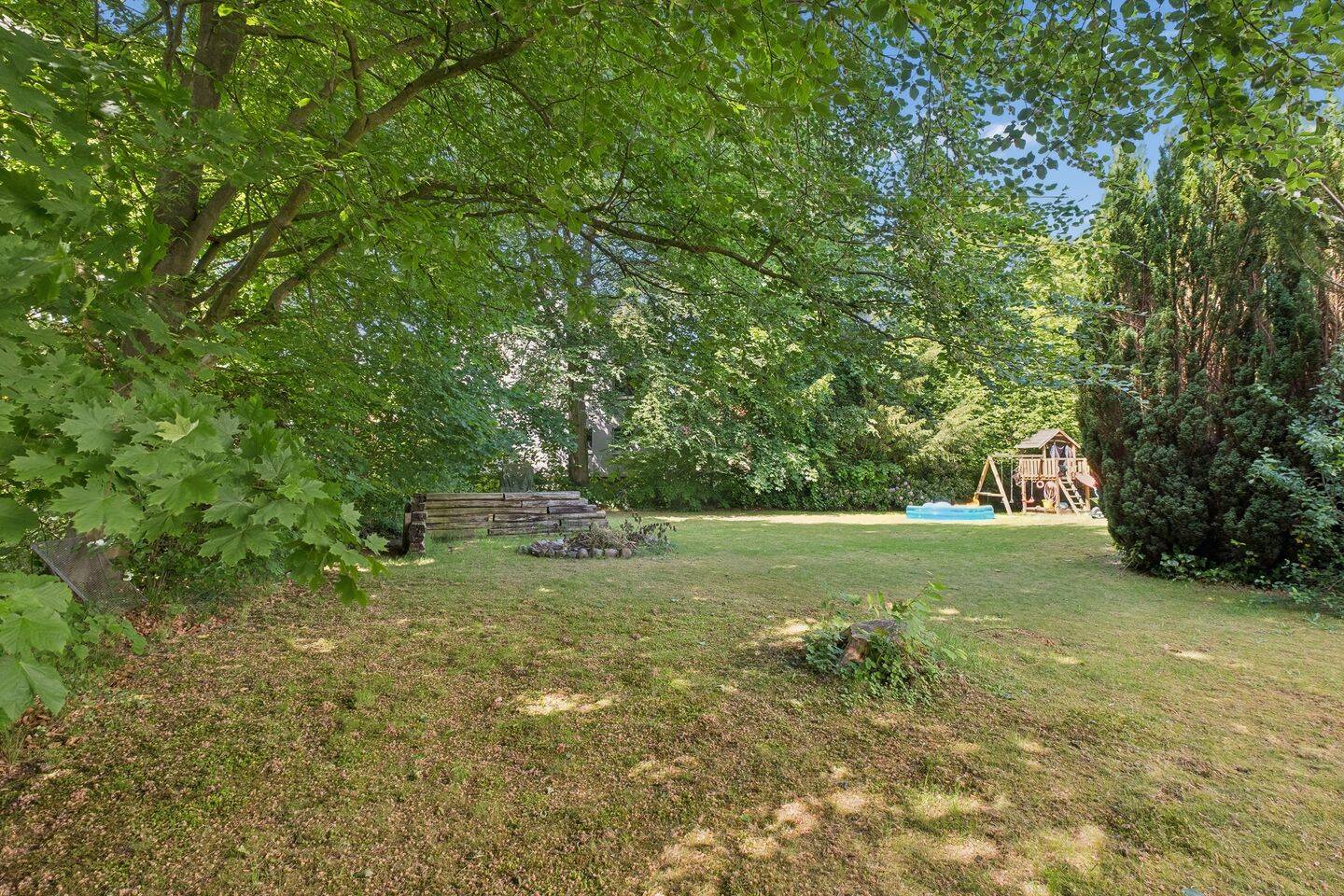 Parkähnliches Grundstück in Alt-Rahlstedt – großzügige Doppelhaushälfte mit Kamin, Loggia und Garage – 22149 Hamburg – Vorschaubild 11