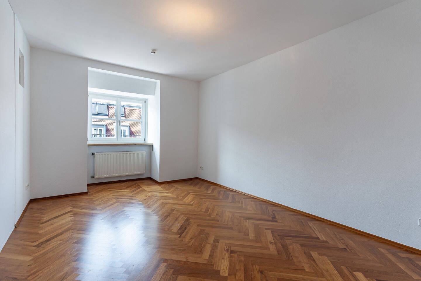 **Historischer Charme über den Dächern Lehels – Denkmalgeschützte Altbauwohnung im Dachgeschoss** – 80538 München – Vorschaubild 6