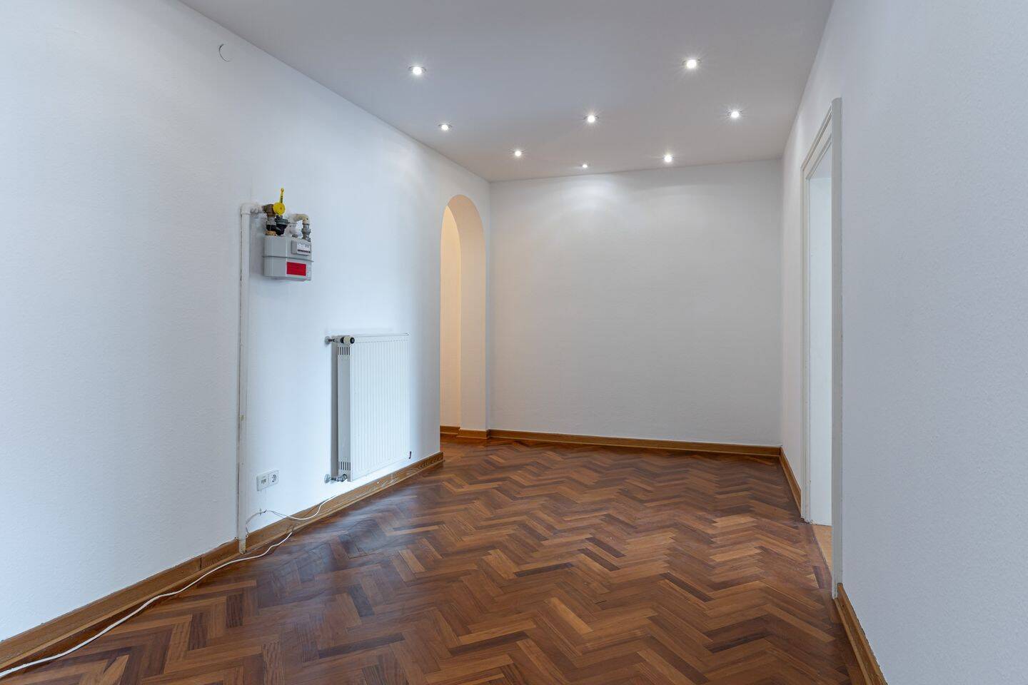 **Historischer Charme über den Dächern Lehels – Denkmalgeschützte Altbauwohnung im Dachgeschoss** – 80538 München – Vorschaubild 7