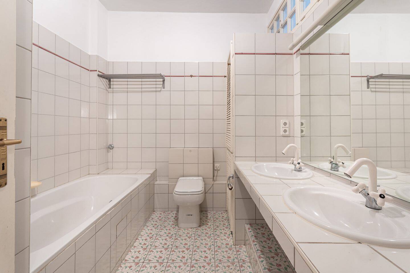 **Historischer Charme über den Dächern Lehels – Denkmalgeschützte Altbauwohnung im Dachgeschoss** – 80538 München – Vorschaubild 11