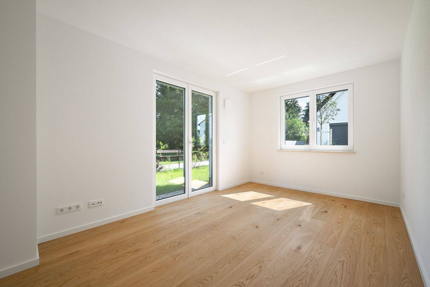 Fertiggestellt (Jetzt einziehen): 3-Zimmer-NEUBAU-Wohnung mit sonnigem Garten nahe des Feldmochinger Sees – 80995 München – Vorschaubild 3
