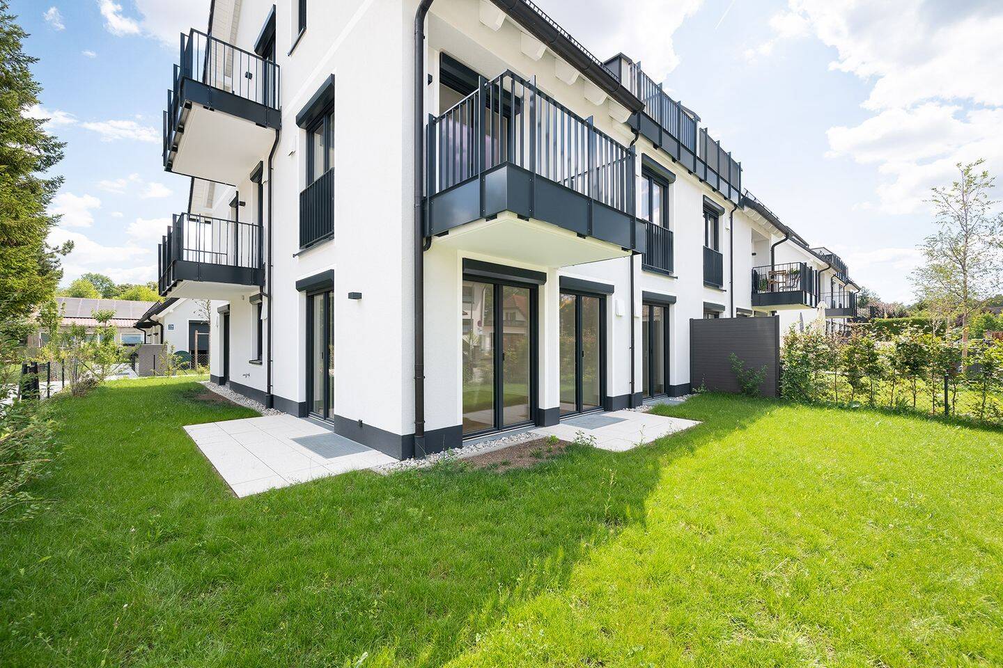 Fertiggestellt (Jetzt einziehen): 3-Zimmer-NEUBAU-Wohnung mit sonnigem Garten nahe des Feldmochinger Sees – 80995 München – Vorschaubild 6