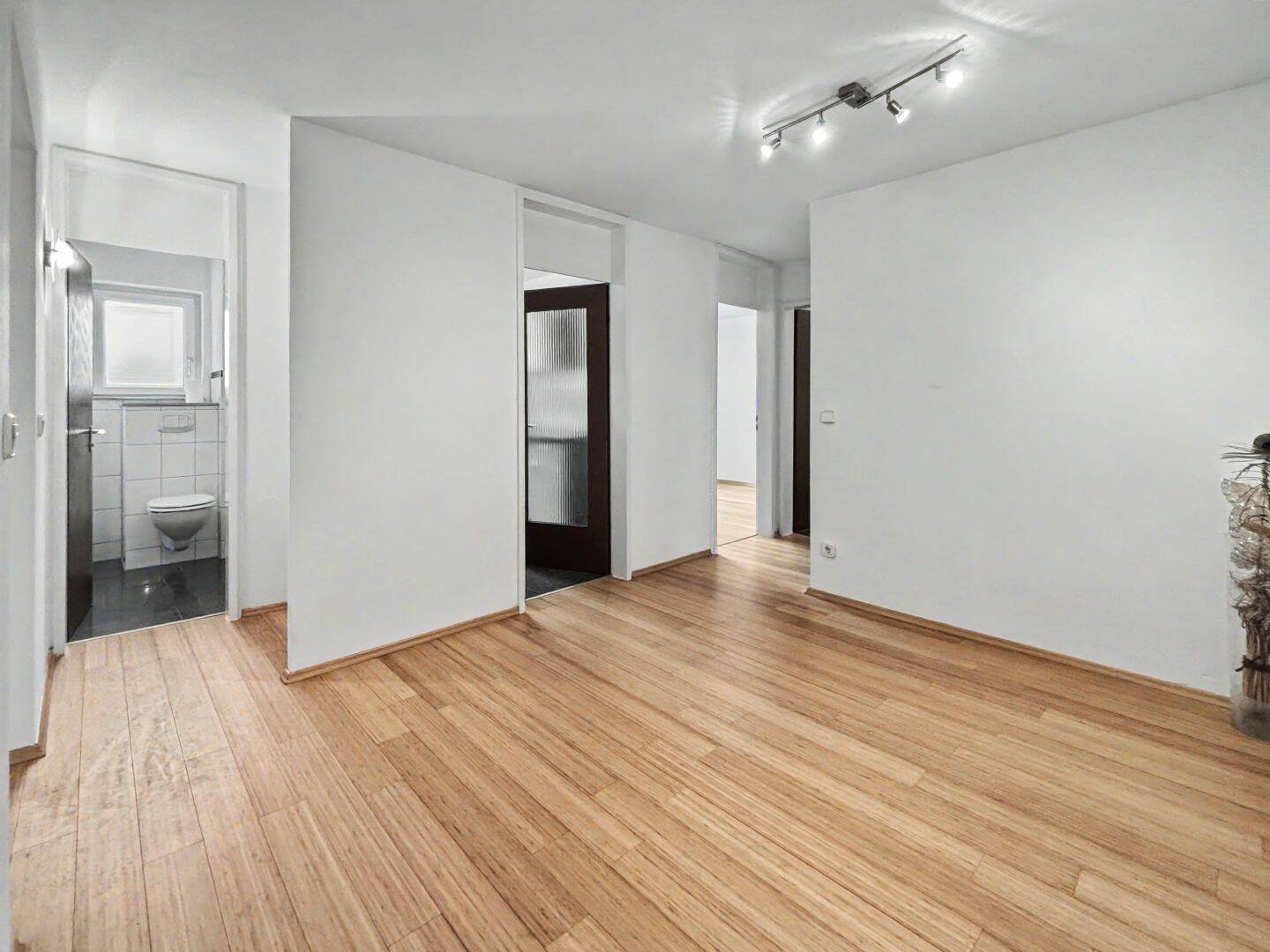 Moderne 3,5 Zimmer Wohnung mit Loggia, neuem E Stellplatz & Aufzug in Stuttgart Möhringen – 70567 Stuttgart – Vorschaubild 11