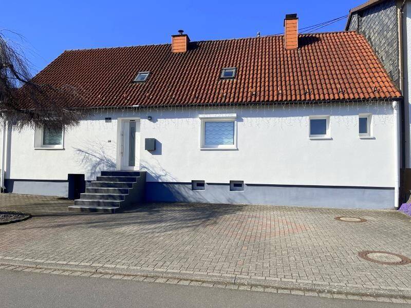 Vergessen Sie Renovierungsstress! Direkt Einziehen in ein modernisiertes und renoviertes Einfamilienhaus mit schönem …, 56459 Ailertchen