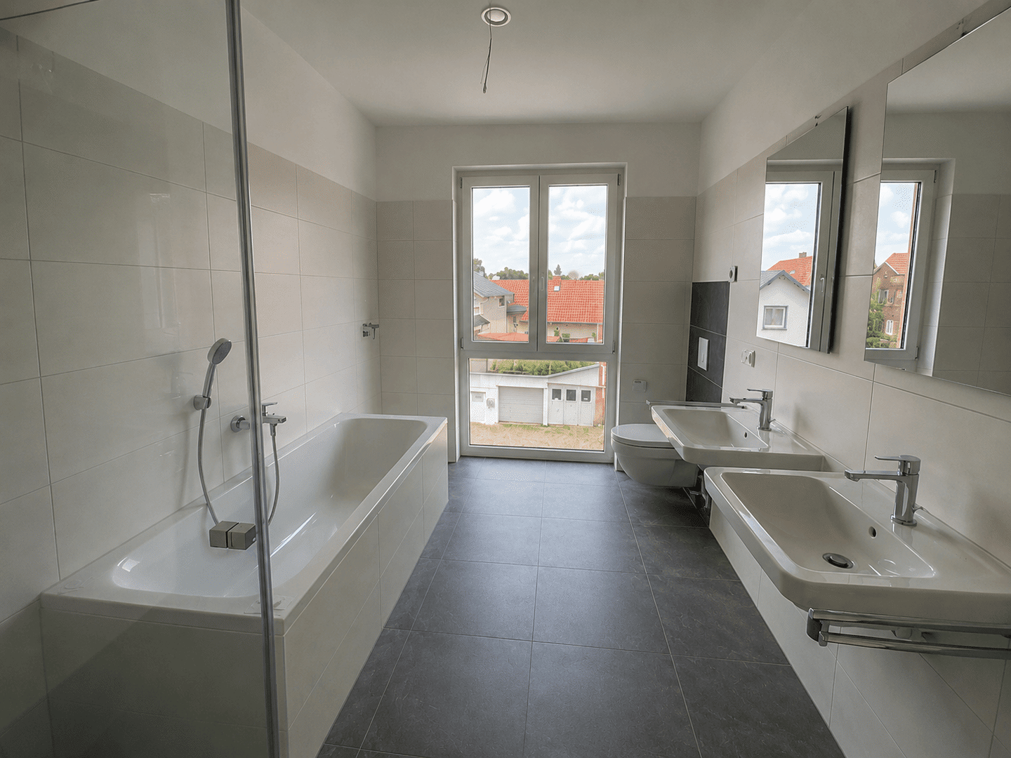4-Zimmer-Wohnung mit BALKON, offene Küche, Lift, 99867 Gotha