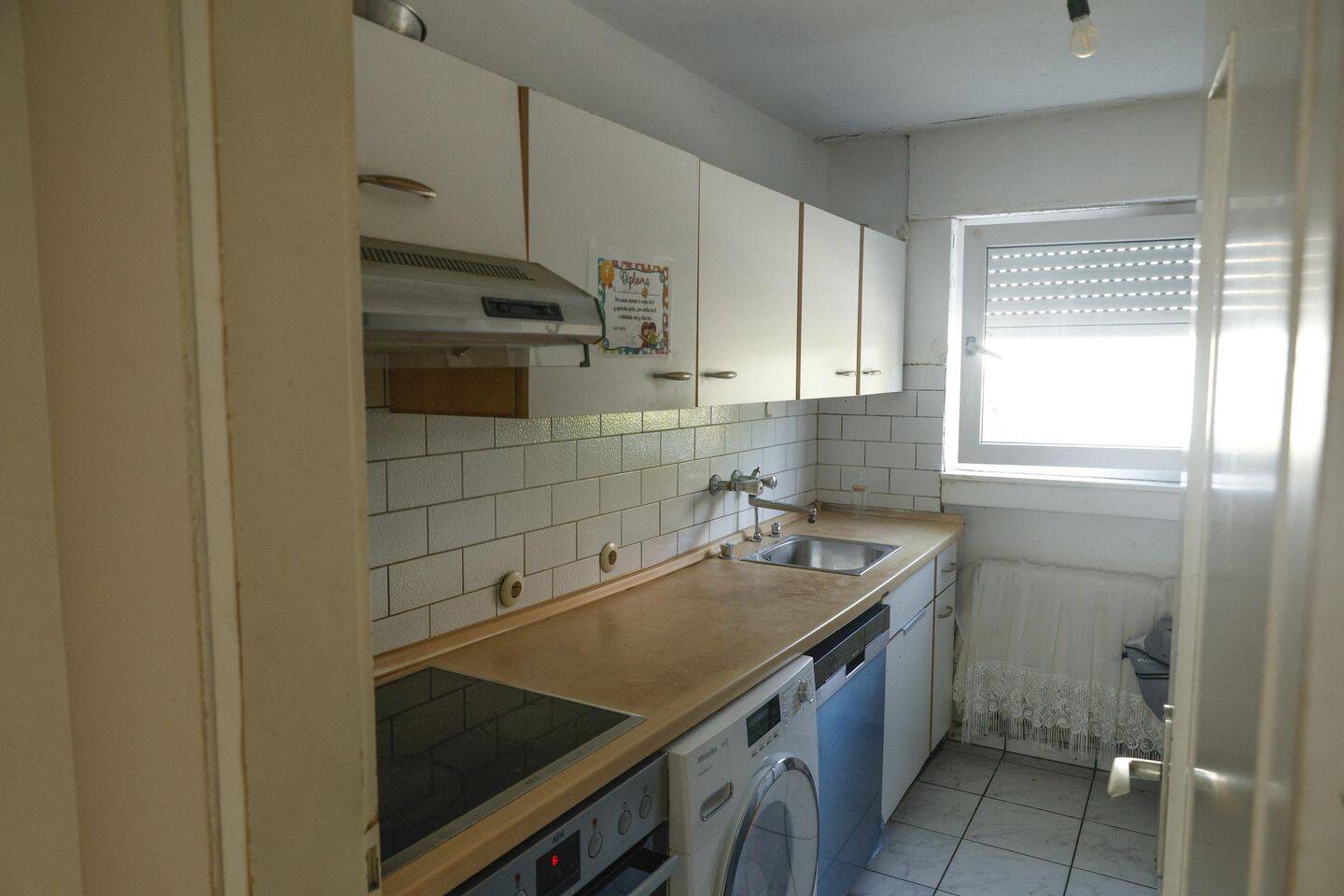Renovierungsbedürftige Wohnung mit viel Potenzial in Stuttgart-Zuffenhausen – 70435 Stuttgart – Vorschaubild 3