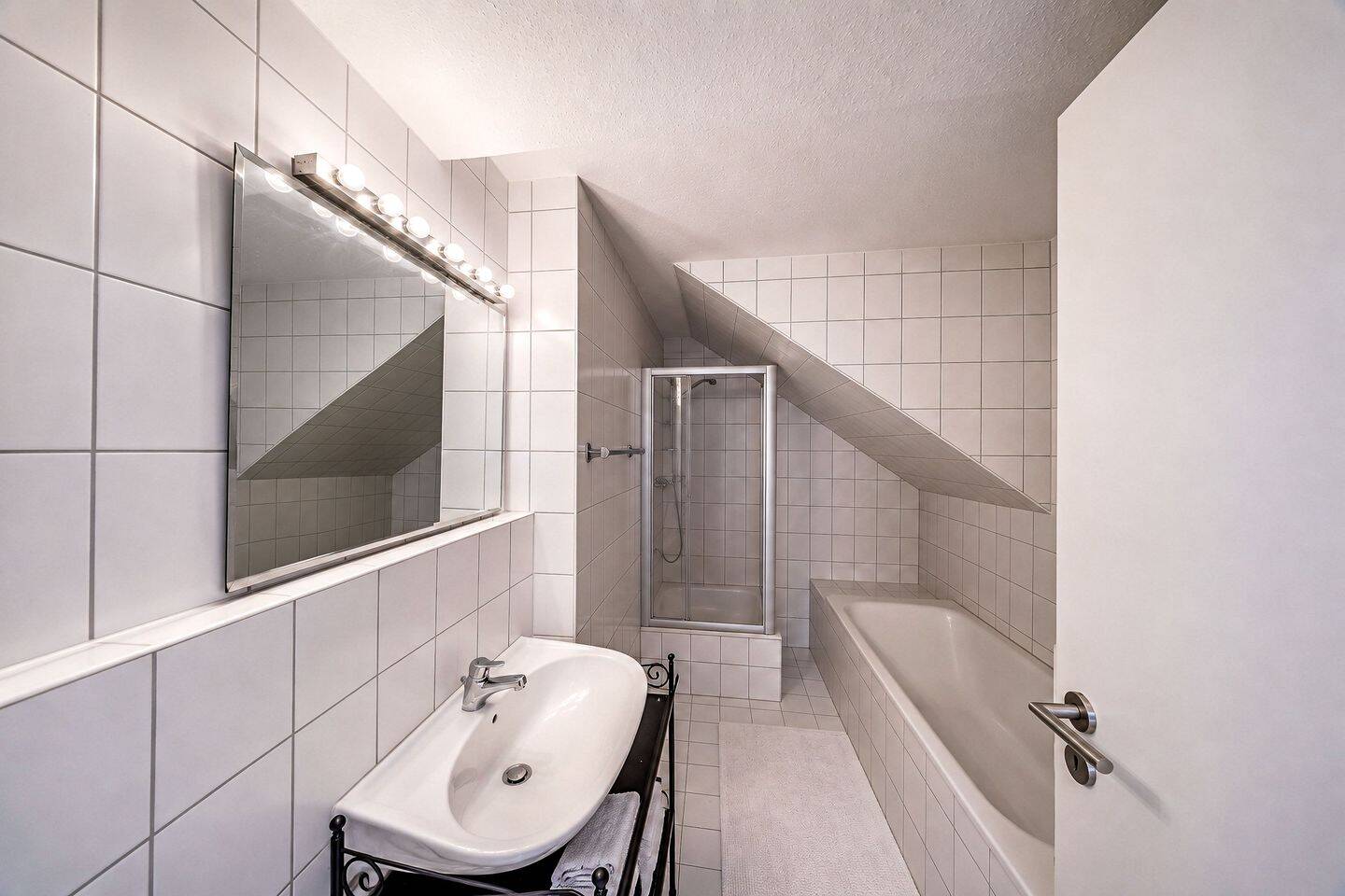 Wohnen mit Garten in besonderer Hanglage – 2,5-Zimmer-Wohnung in Stuttgart-Vaihingen – 70569 Stuttgart – Vorschaubild 6