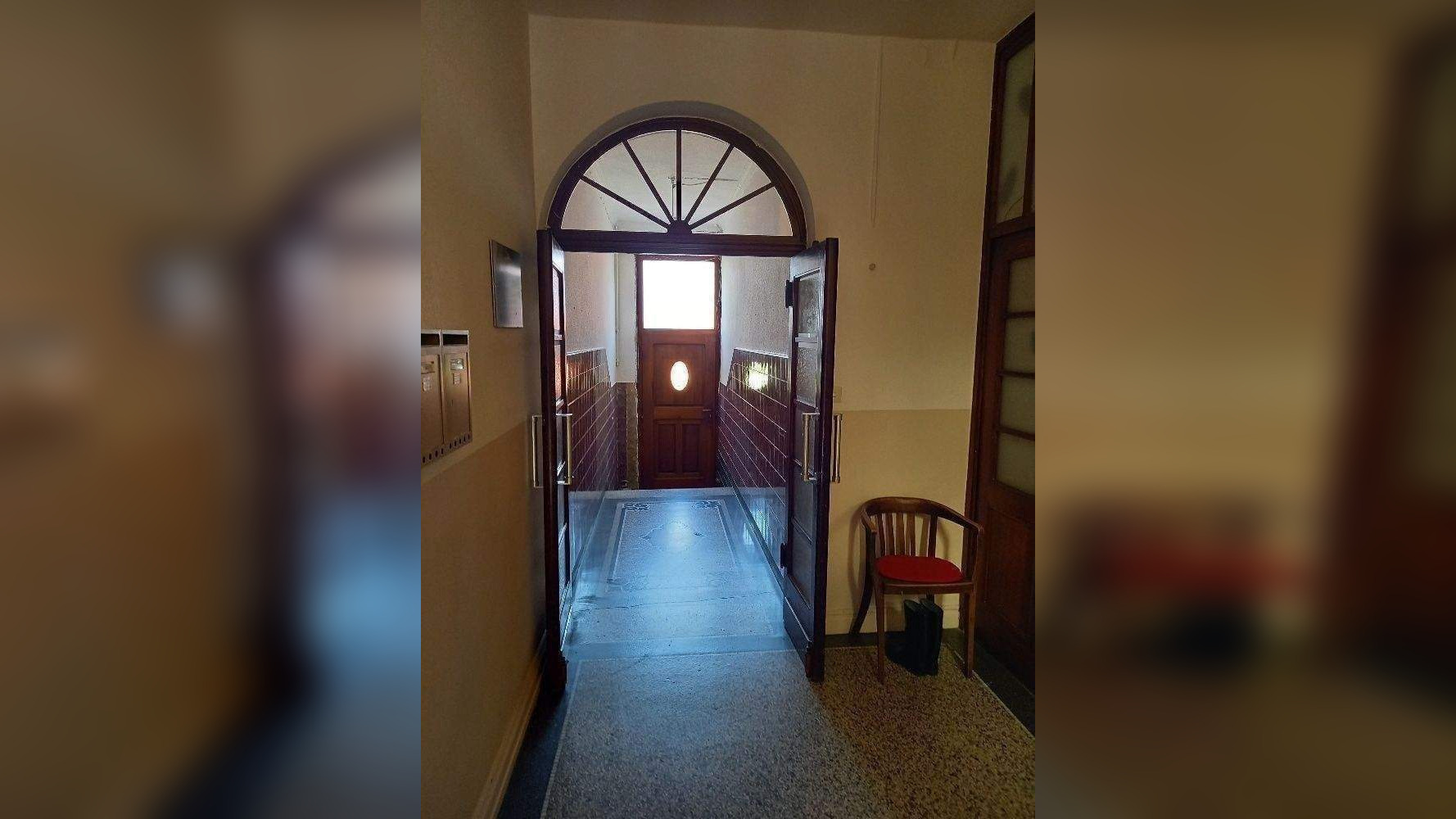 Alt Saarbrücken! Stilvolles Mehrfamilienhaus, auch zur Eigennutzung, in ruhiger, bevorzugter, Wohnlage von ALT – Saarbrücken – 66117 Saarbrücken – Vorschaubild 4