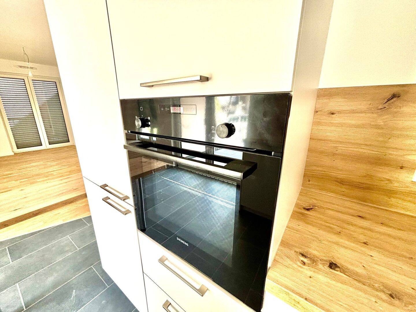3 Zimmer mit Einbauküche, Tageslichbad, Gäste-WC, Keller und Lift – 65189 Wiesbaden – Vorschaubild 5