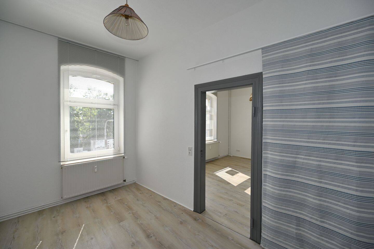Eine Wohnung voll guter Wohnideen = Einbauküche = Gartennutzung = Erstbezug nach Sanierung – 6217 Merseburg – Vorschaubild 2