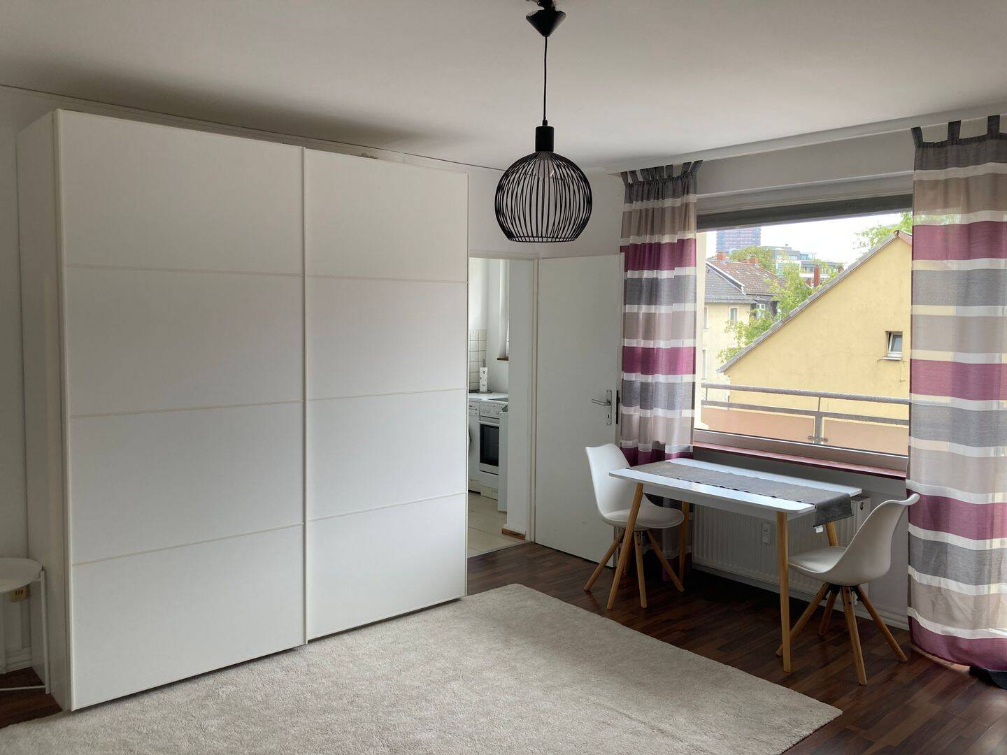 Möbliertes Apartment in zentraler Lage mit EBK / OHNE Aufzug u. Balkon! Für 1 Person! – 60327 Frankfurt am Main – Vorschaubild 5