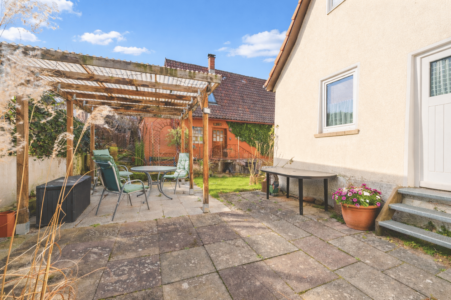EFH mit Terrasse, kleinem Garten & Gestaltungspotenzial – 70599 Stuttgart – Vorschaubild 2
