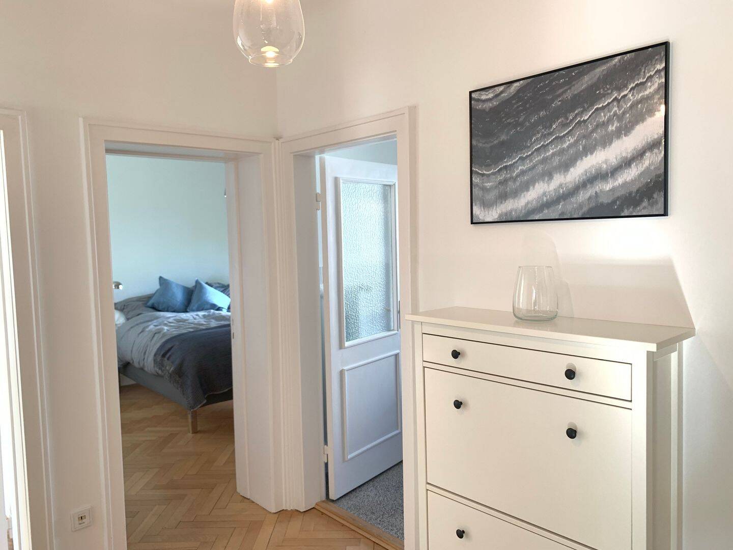 Harvestehude – Stilvoll möblierte helle 2,5 Zimmer Wohnung mit zwei Balkonen in der Parkallee – 20144 Hamburg – Vorschaubild 7