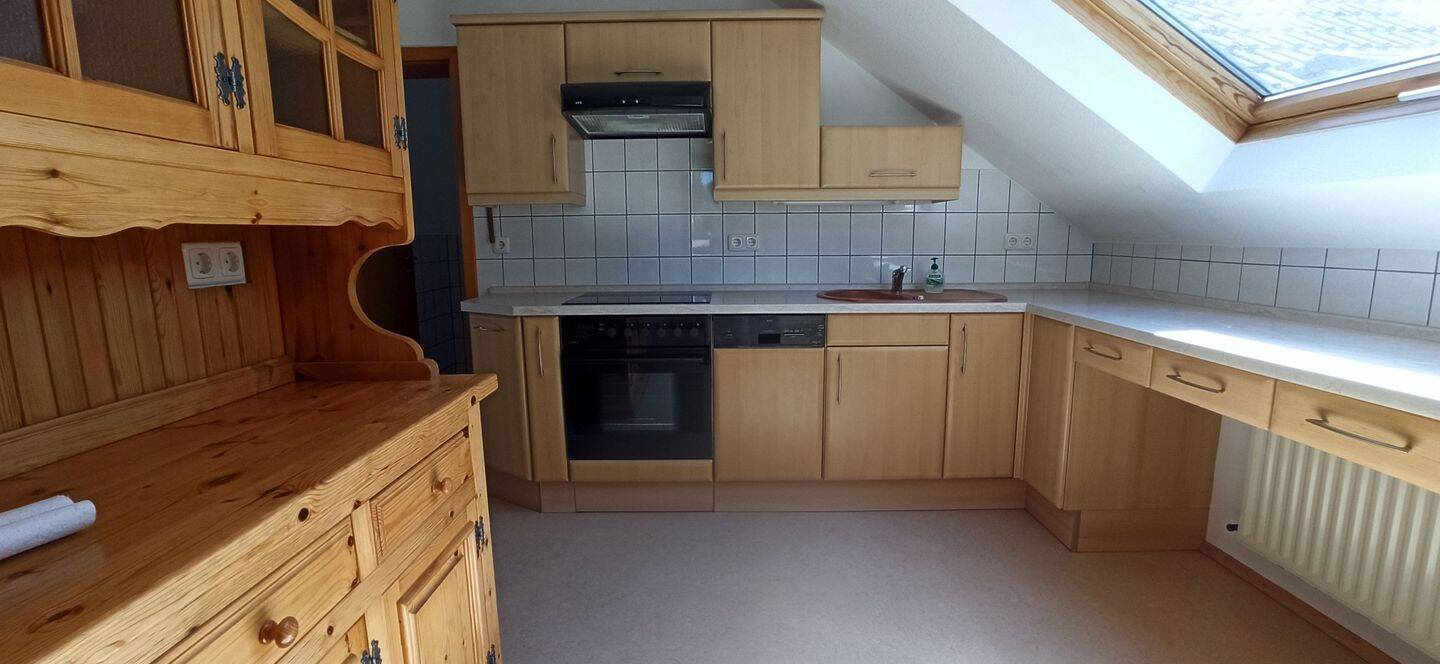 Großzügiges Wohnen mit Rhönblick: Gepflegte 3-Zimmer-DG-Wohnung – 36041 Fulda – Vorschaubild 5