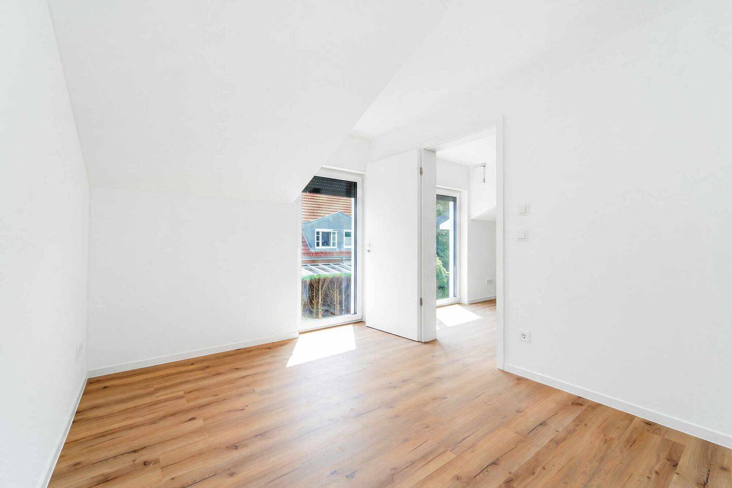 Lichtdurchflutete 3-Zimmer-Neubauwohnung mit Balkon! – 22145 Hamburg – Vorschaubild 8