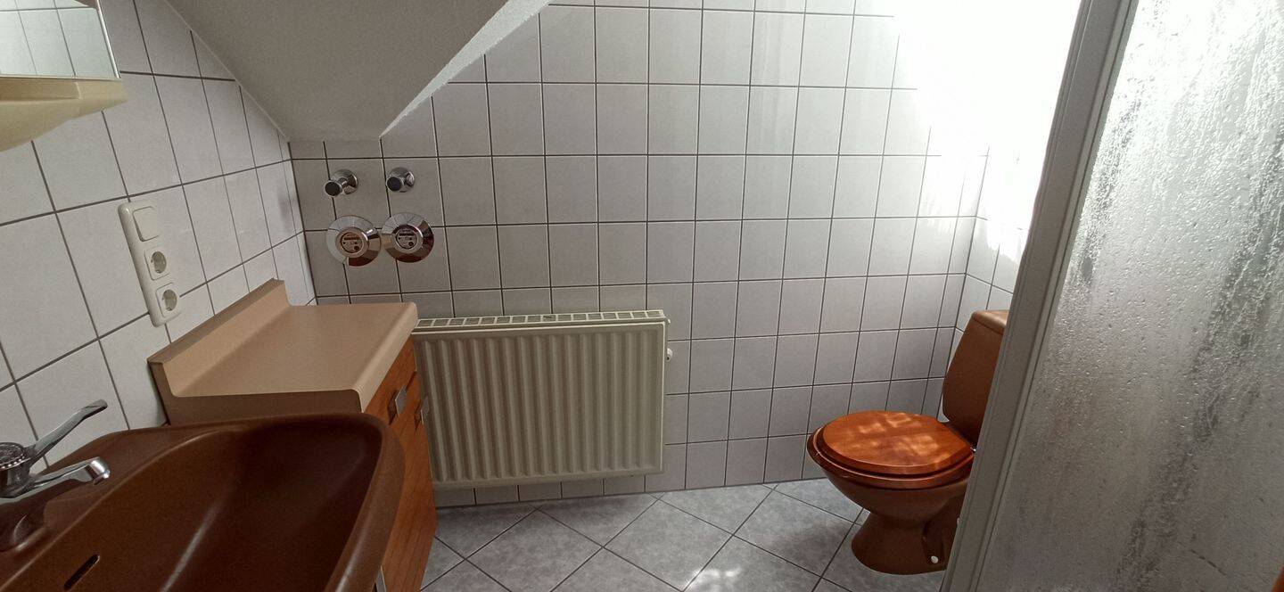 Großzügiges Wohnen mit Rhönblick: Gepflegte 3-Zimmer-DG-Wohnung – 36041 Fulda – Vorschaubild 7
