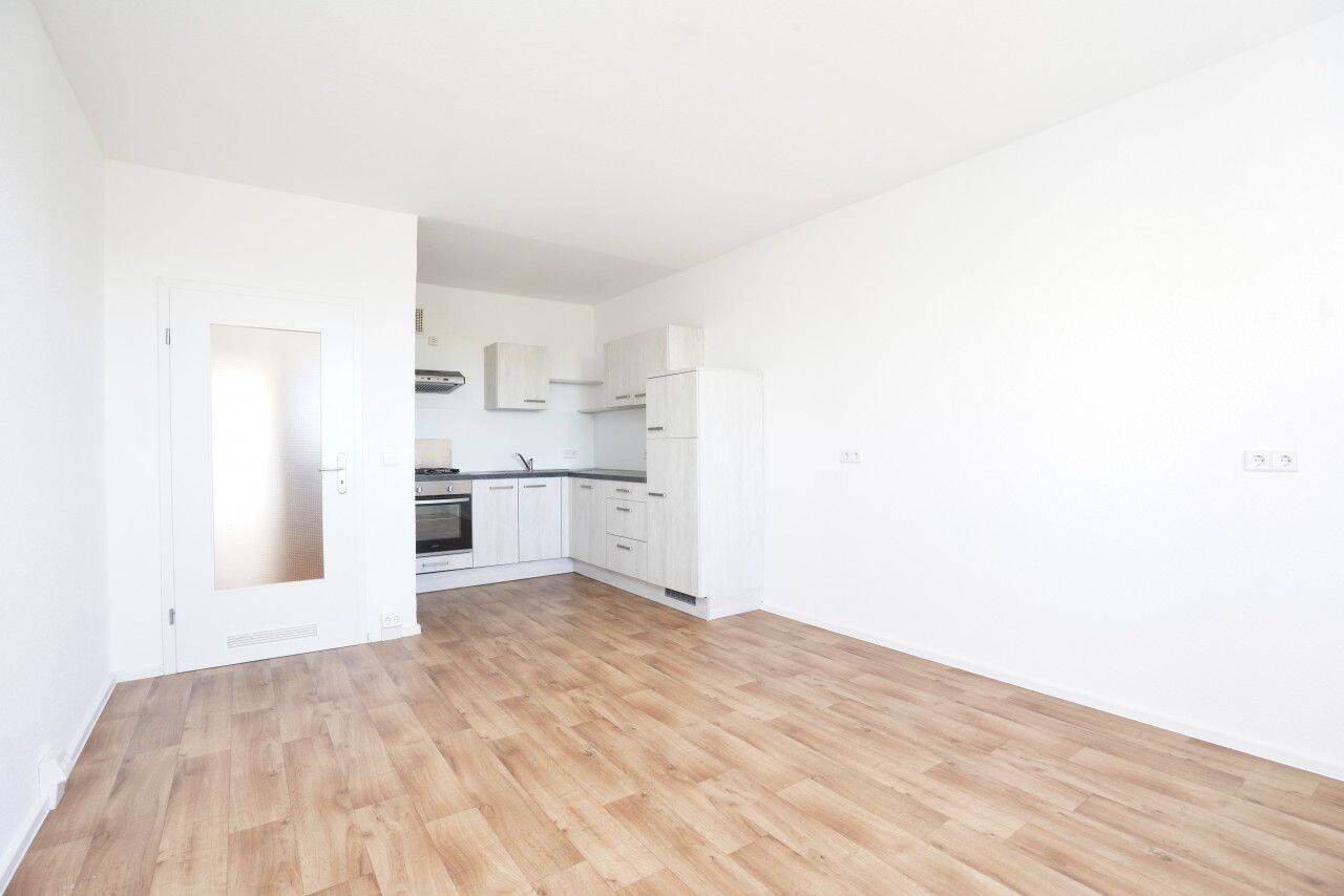 EBK / 2 Balkone / 2 Bäder / Aufzug – 9130 Chemnitz – Vorschaubild 2