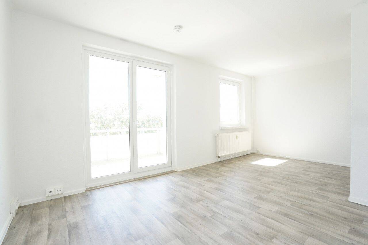 Aufzug / Großer Balkon / Modernes Bad – 9130 Chemnitz – Vorschaubild 6