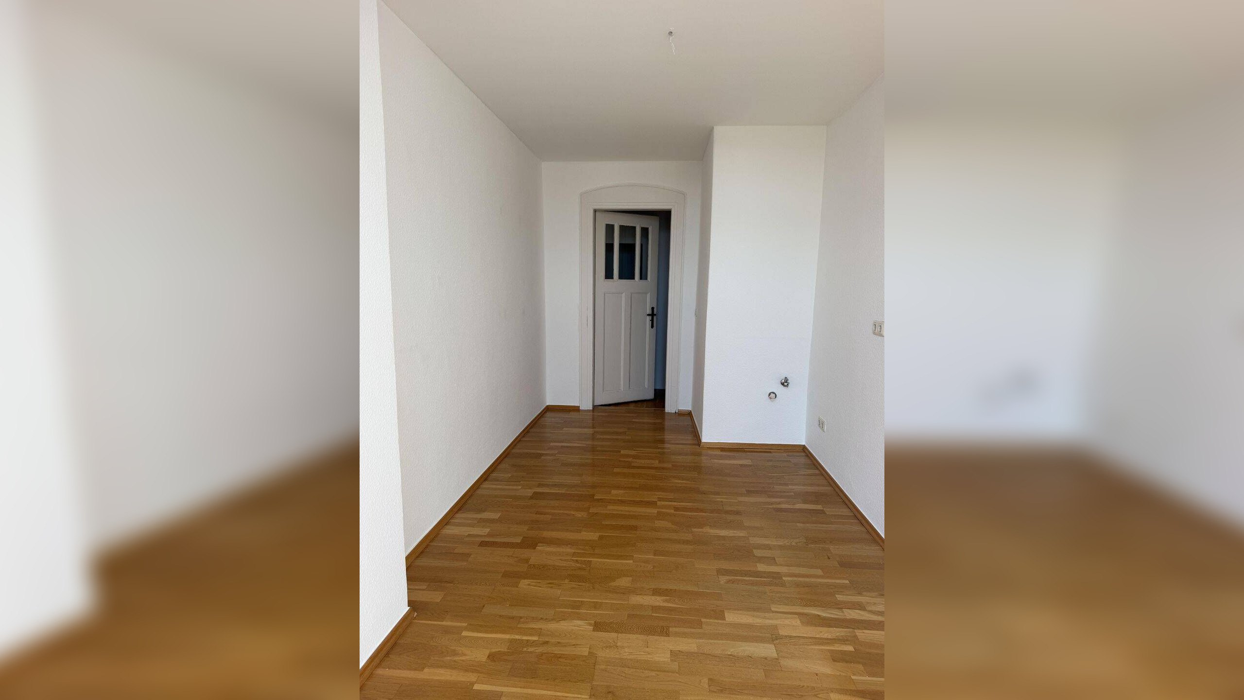 Besondere Wohnung im DG, Parkettboden, Bad mit Dusche, Fenster und Wanne – 9112 Chemnitz – Vorschaubild 7