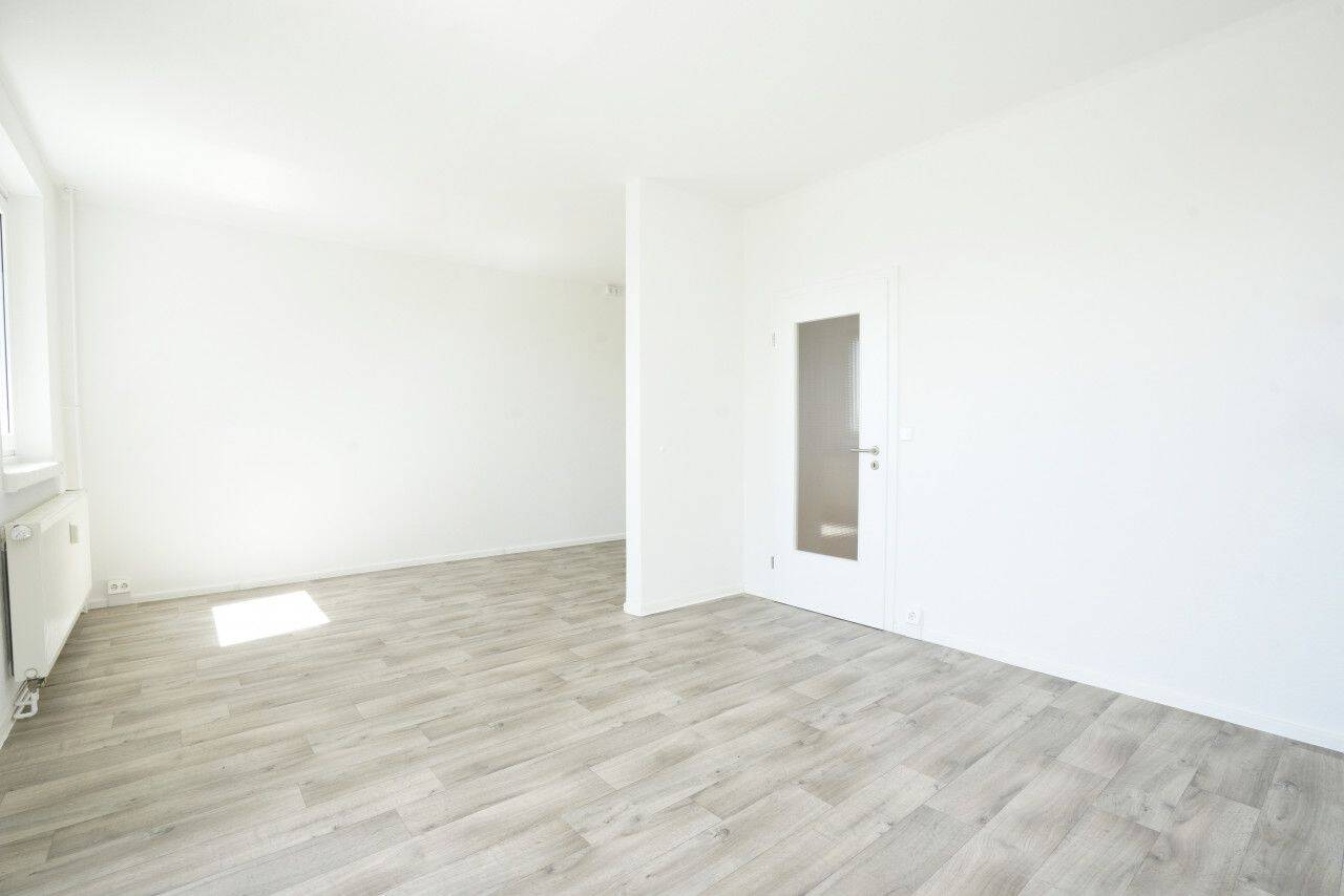 Aufzug / Großer Balkon / Modernes Bad – 9130 Chemnitz – Vorschaubild 7