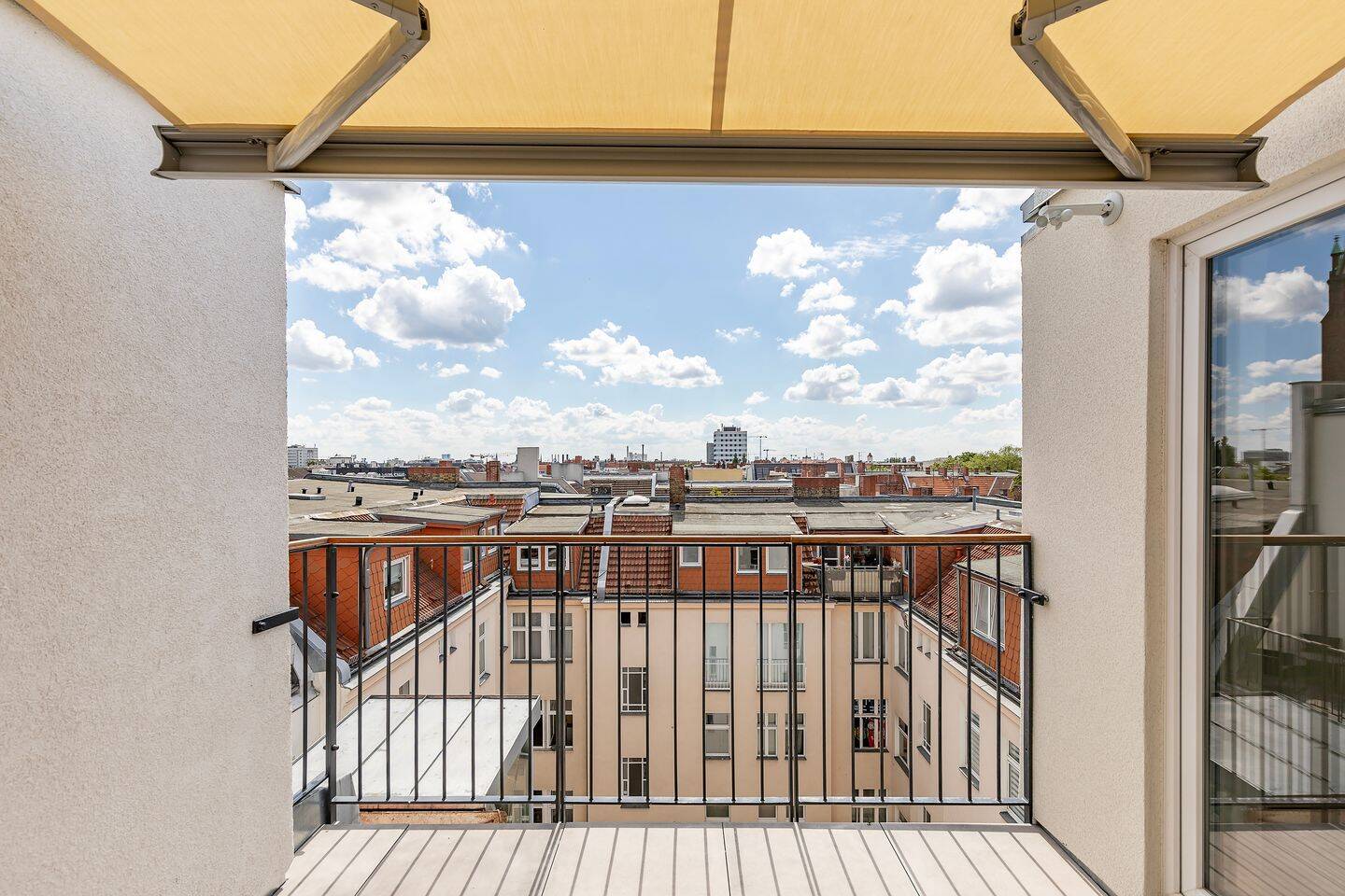 First occupancy: top-floor maisonette with two terraces – 13347 Berlin – Vorschaubild 9