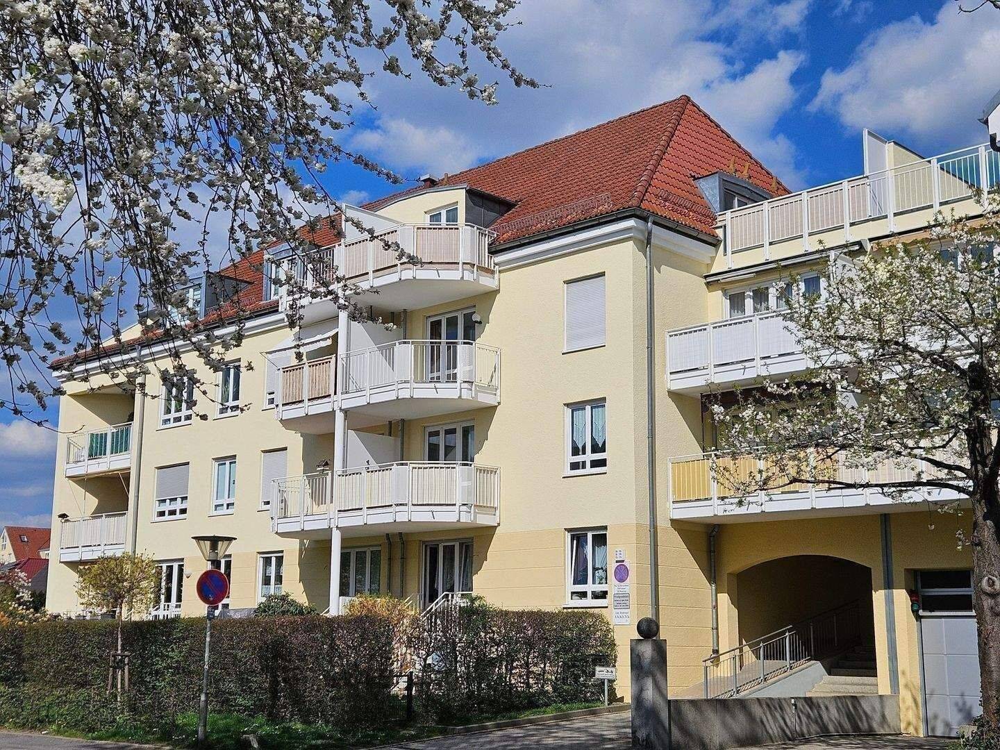 Bereits vermietet: Kleine 2 Zimmer-Wohnung. Kochnische. Balkon. Tiefgaragen-Stellplatz – 1328 Dresden – Vorschaubild 7