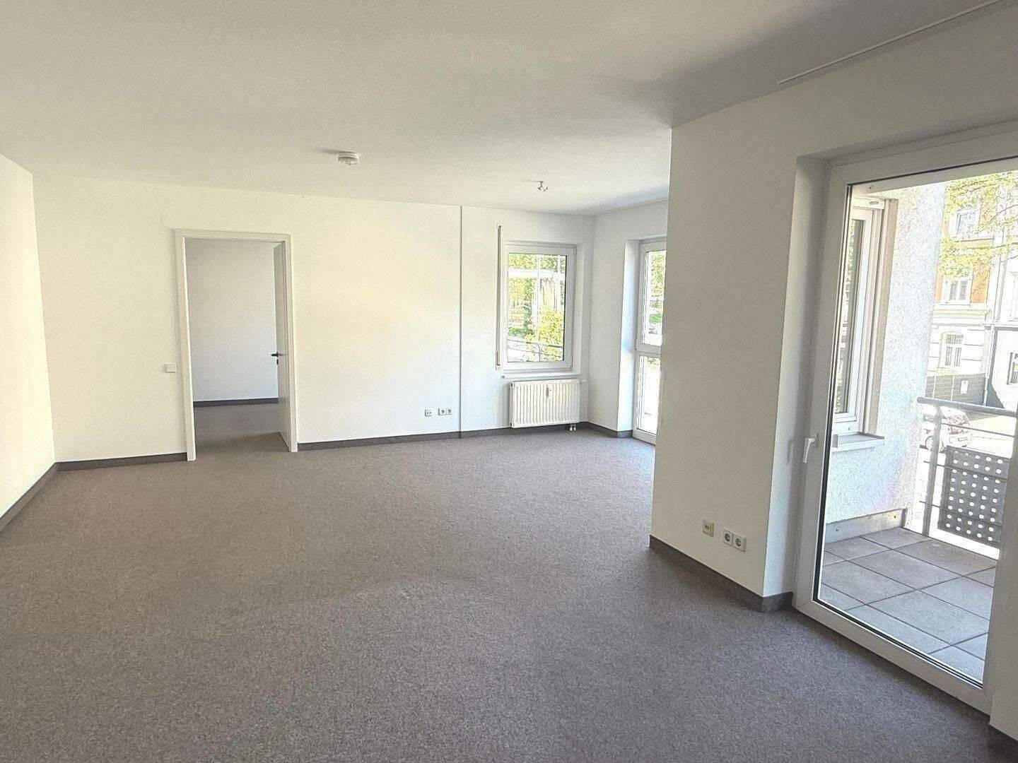– 2-Raum-APARTMENT MIT 2 BALKONEN – SENIOR LIVING – barrierefrei – 9126 Chemnitz – Vorschaubild 2