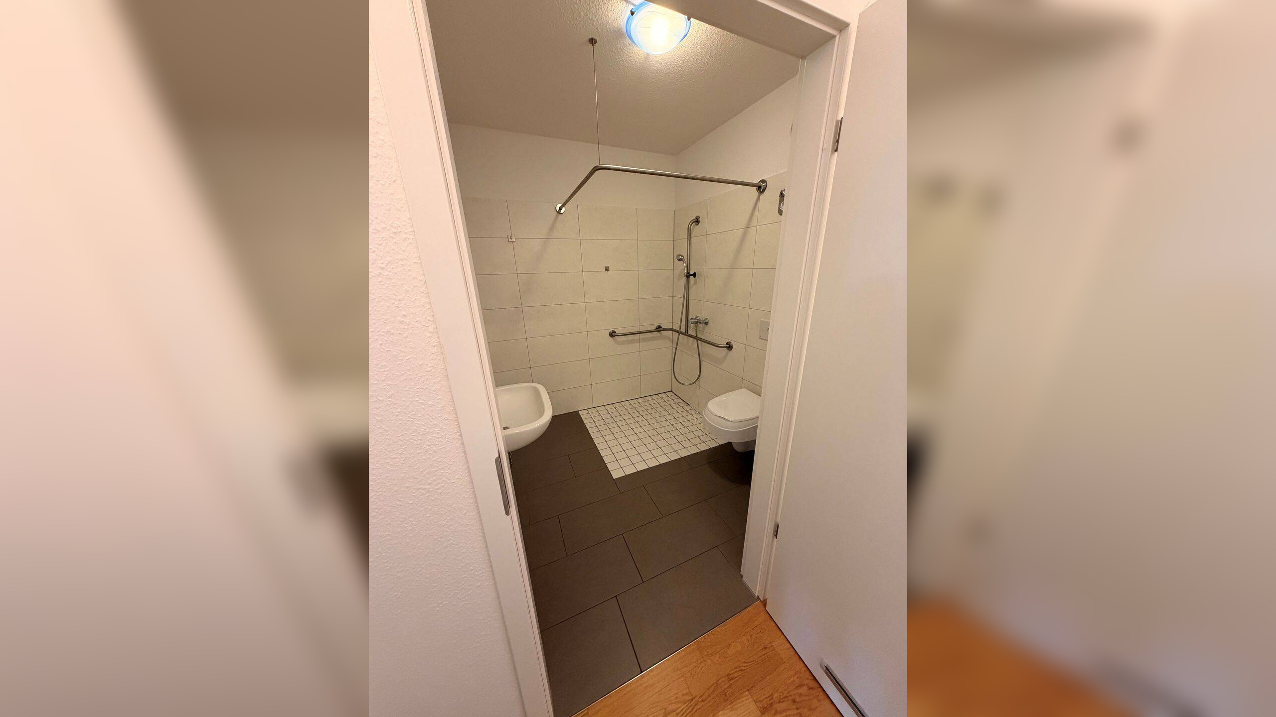 NEUWERTIGE, BARRIEREFREIE SENIORENWOHNUNG – 61449 Steinbach (Taunus) – Vorschaubild 7