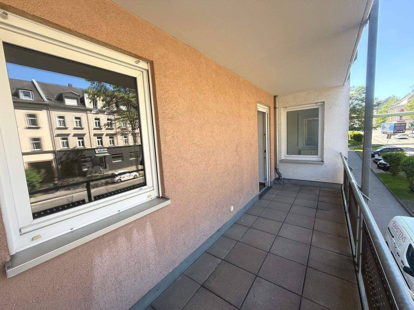 – 2-Raum-APARTMENT MIT 2 BALKONEN – SENIOR LIVING – barrierefrei – 9126 Chemnitz – Vorschaubild 3