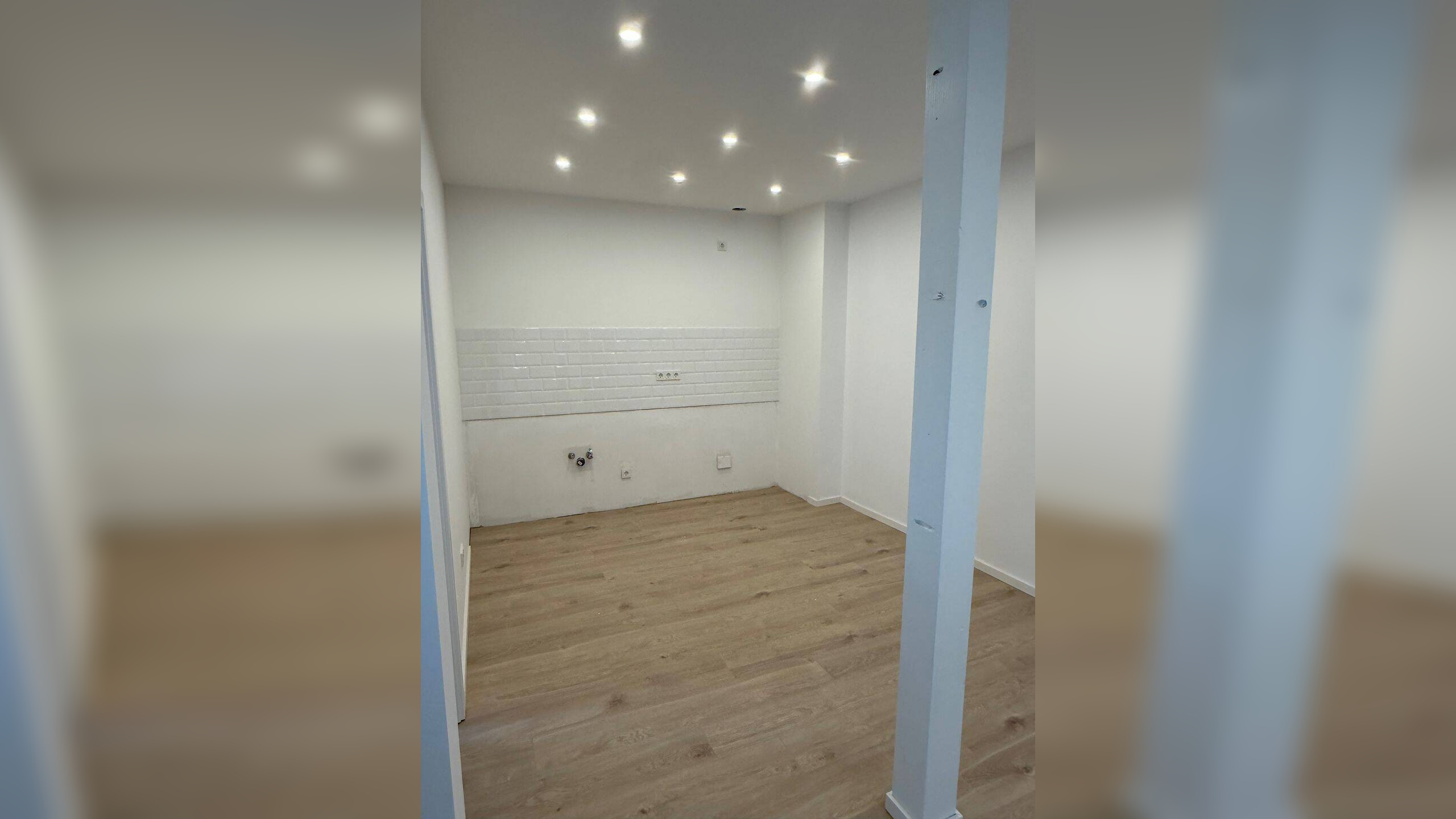 ERSTBEZUG ! Helle & frisch renoviere 3 ZKB Maisonette- Wohnung in 66121 Saarbrücken – 66121 Saarbrücken – Vorschaubild 3