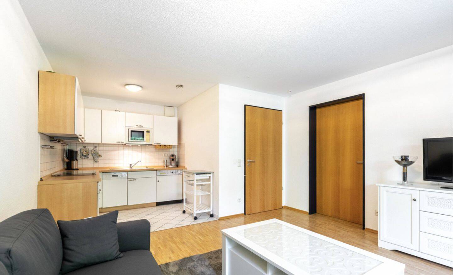 Ruhige möblierte 2-Zimmer-Gartenwohnung mit Terrasse in Frankfurt Nordend-West – 60435 Frankfurt am Main – Vorschaubild 6