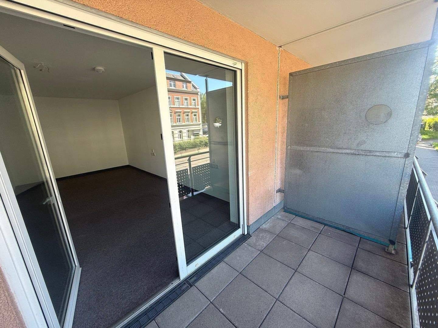 – 2-Raum-APARTMENT MIT 2 BALKONEN – SENIOR LIVING – barrierefrei – 9126 Chemnitz – Vorschaubild 7
