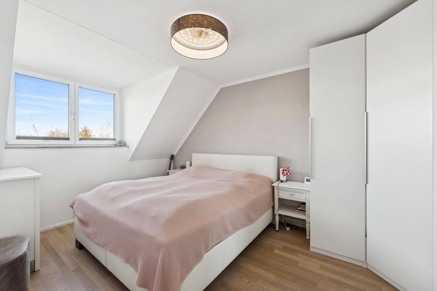 Traumhafte 5,5 Zi. DG-Maisonette Wohnung mit Neubaufeeling in ruhiger Lage in Trudering – 81825 München – Vorschaubild 7