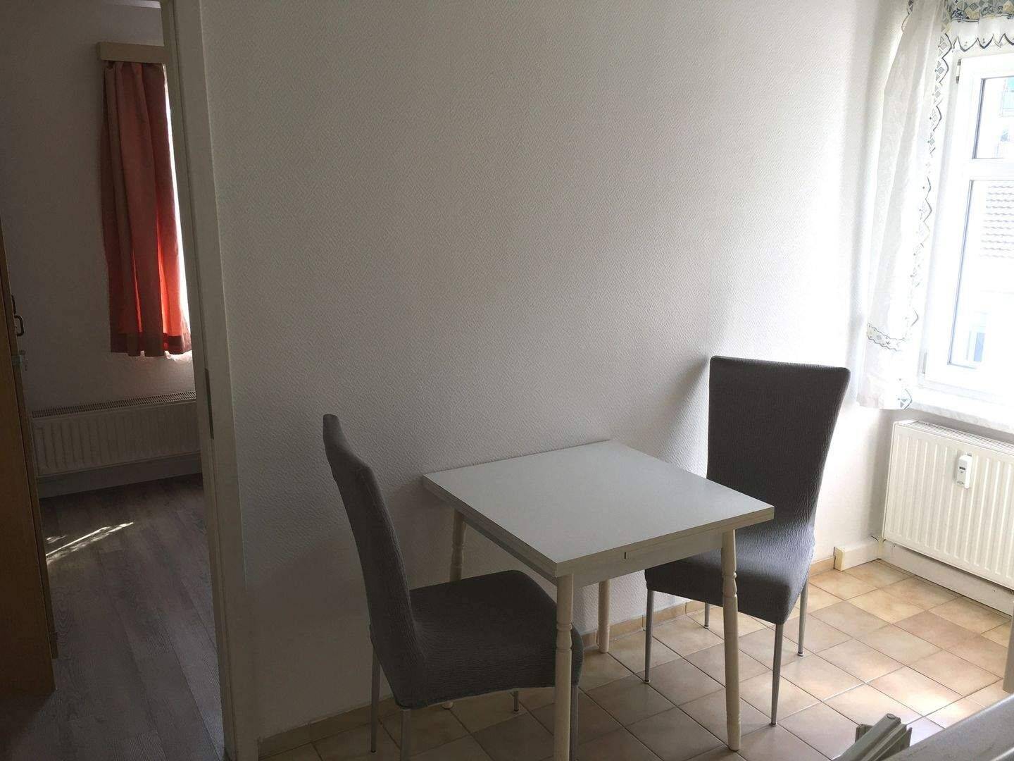 Möblierte 2 RW. 53qm. für 1 Person, evtl. Wochenendheimfahrer – 1159 Dresden – Vorschaubild 6