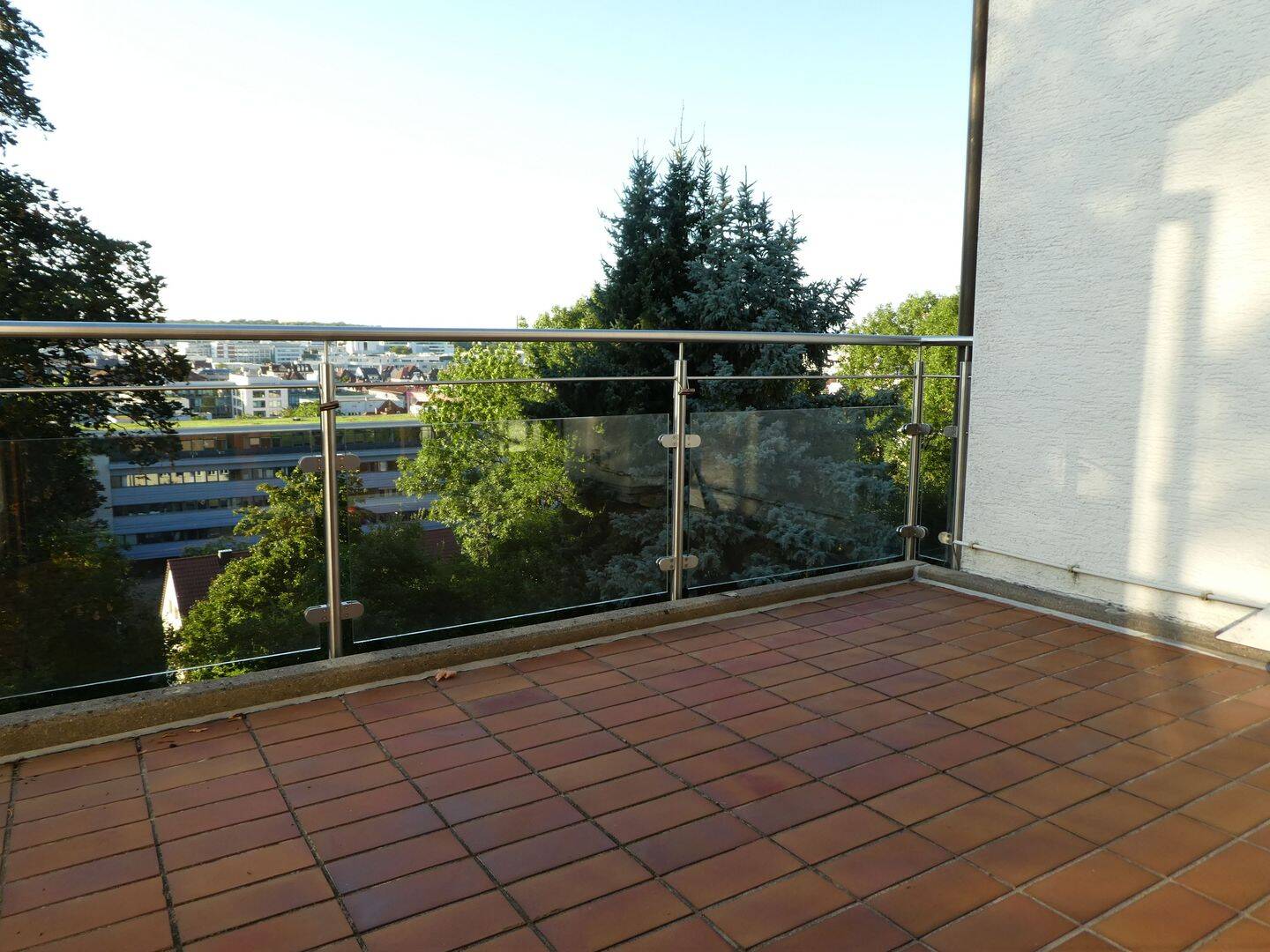 IHR LOGENPLATZ ÜBER FEUERBACH! Äußerst gepflegtes Reihenmittelhaus in unverbaubarer Aussichtslage – 70469 Stuttgart – Vorschaubild 9