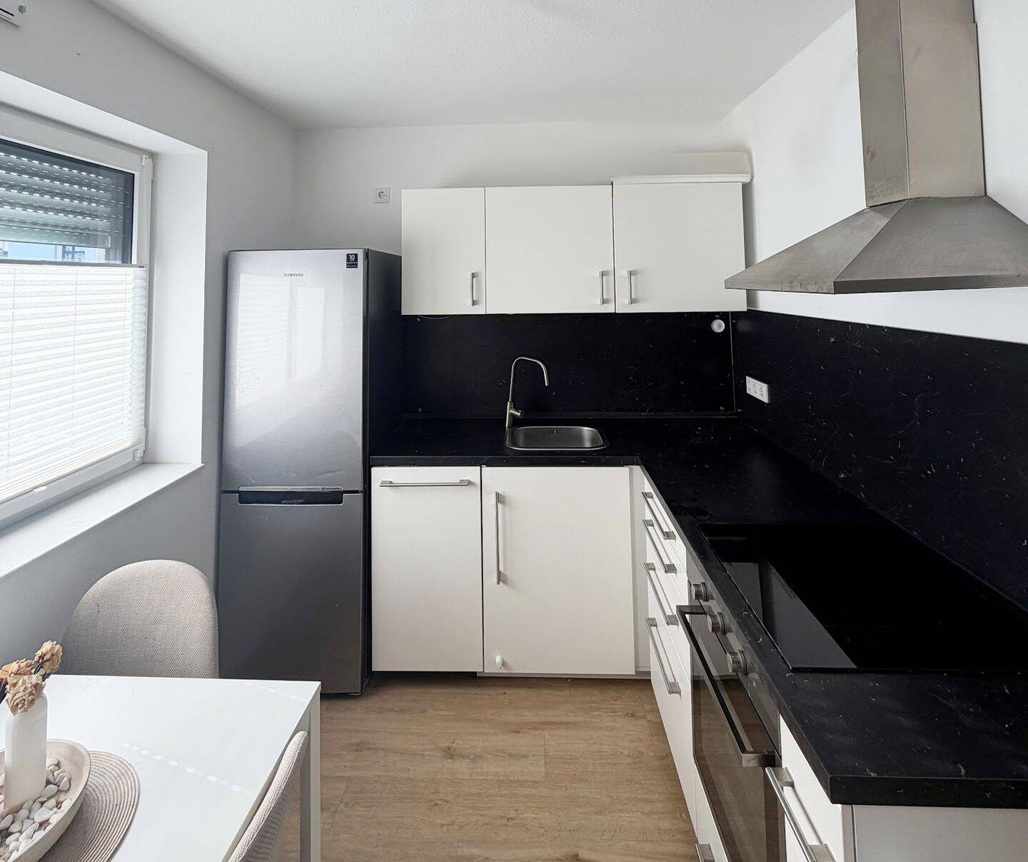 Modernes 1-Zimmer- Apartment mit Balkon + helles Ambiente, modernes Bad mit Dusche, NEUBAU 2020 – 63165 Mühlheim am Main – Vorschaubild 4