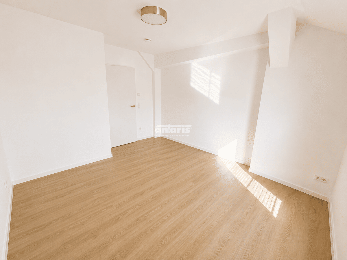 antaris Immobilien GmbH ** Denkmal trifft Wohnkomfort: Energetisch sanierte Wohnung mit Balkon** – 99084 Erfurt – Vorschaubild 5