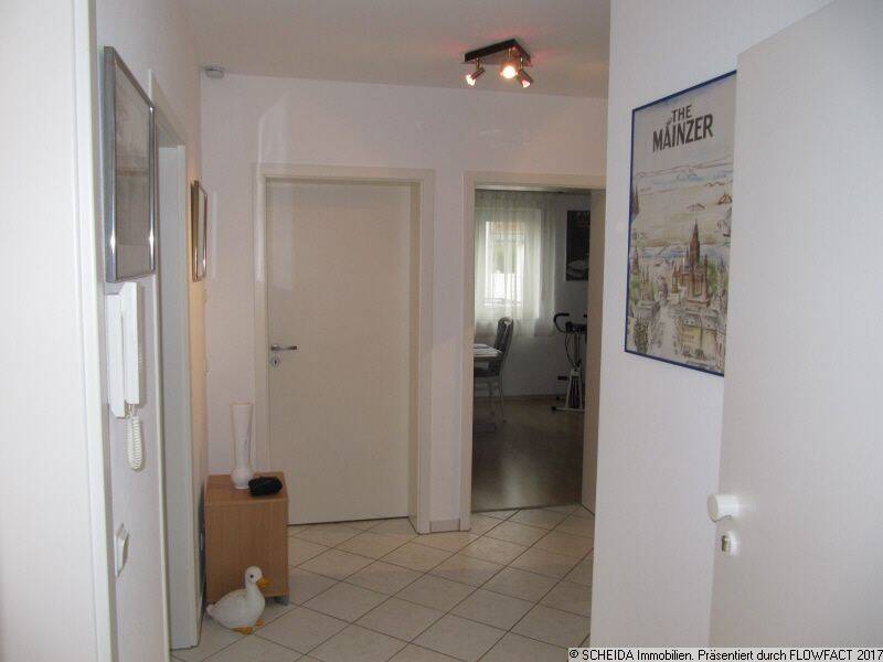 Mainz-Ebersheim – Traumhafte 3 Zimmer- Komfort-Terrassenwohnung mit kleinem Gartenanteil und 2 PKW-Aussenstellplätze – 55129 Mainz – Vorschaubild 9