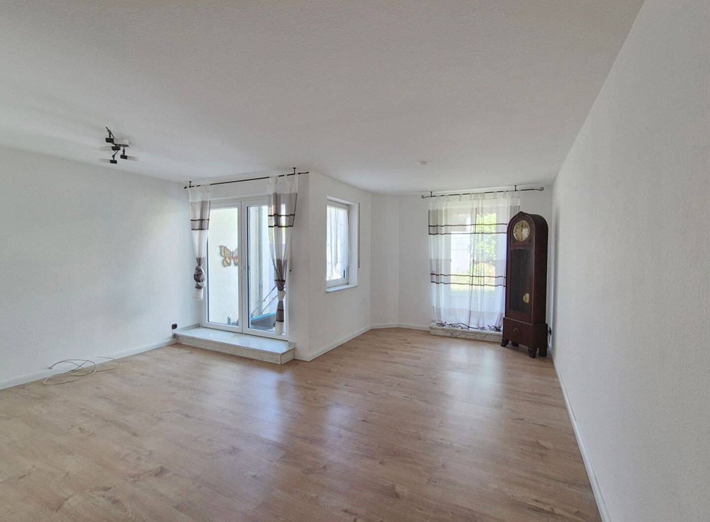 PROVISIONSFREI Zwei-Zimmer-Wohnung in Bestzustand und Toplage von MZ-Hechtsheim – 55129 Mainz – Vorschaubild 2