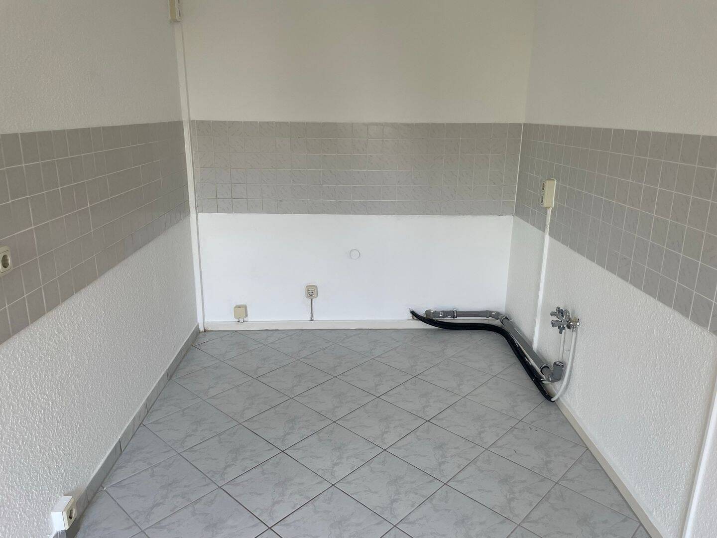 Zentrum Ost – kleine 3-Raumwohnung mit Balkon, Lift und Wannenbad in ruhiger Lage – 4103 Leipzig – Vorschaubild 6