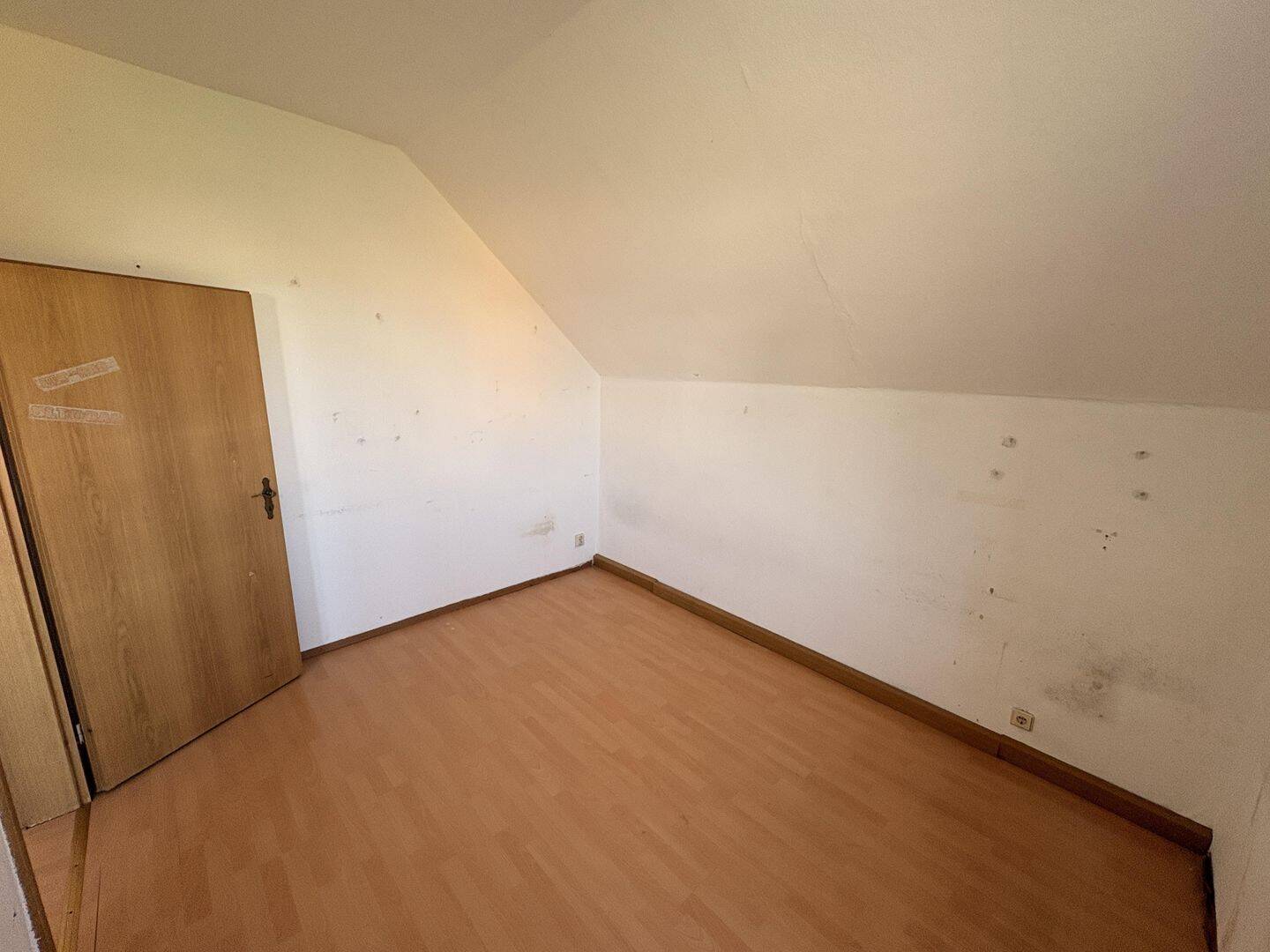 Oelsnitz – helle Dachgeschosswohnung in zentraler Lage – 9376 Oelsnitz/Erzgeb. – Vorschaubild 5