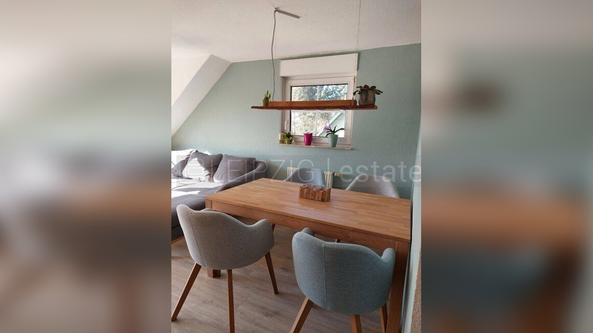ab September* 2 Zimmer im Dachgeschoss*Balkon*Einbauküche*Stellplatz – 4808 Thallwitz – Vorschaubild 2