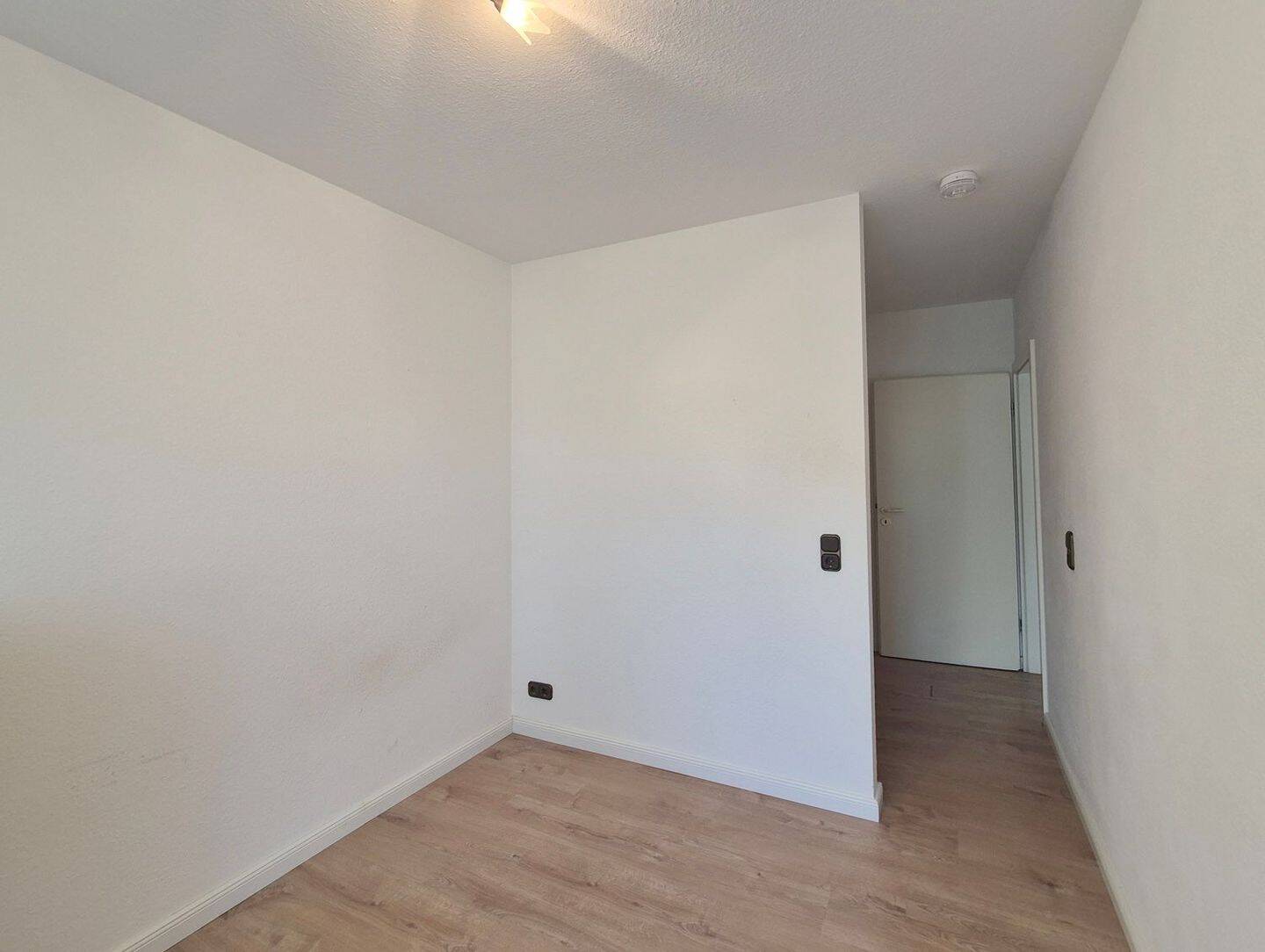 PROVISIONSFREI Zwei-Zimmer-Wohnung in Bestzustand und Toplage von MZ-Hechtsheim – 55129 Mainz – Vorschaubild 7
