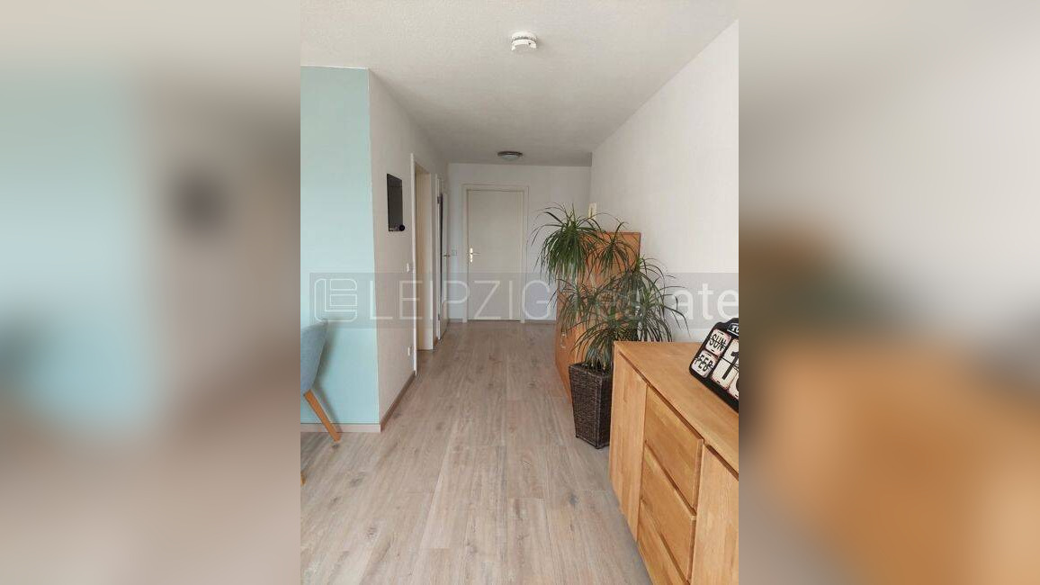 ab September* 2 Zimmer im Dachgeschoss*Balkon*Einbauküche*Stellplatz – 4808 Thallwitz – Vorschaubild 3