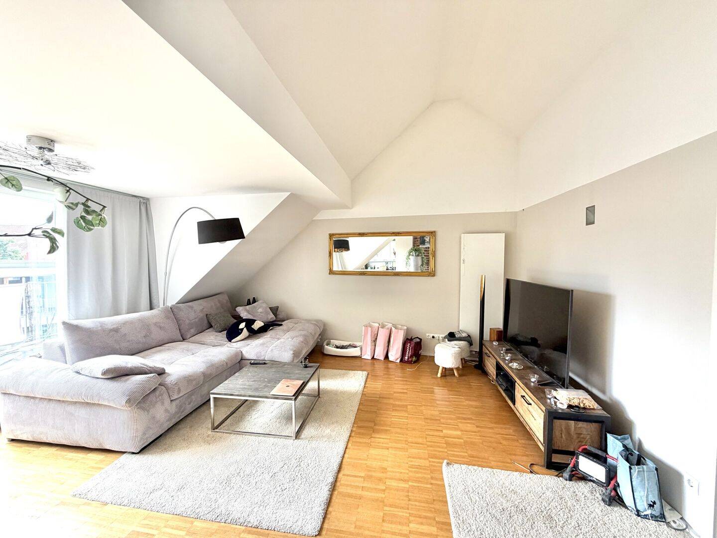 Möbliertes Wohnen inkl. Stellplatz | 01.10.2026 – 30.08.2027 – 22089 Hamburg – Vorschaubild 6