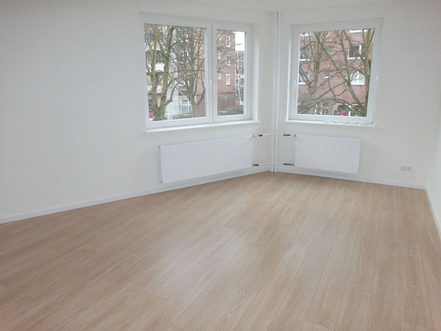 !! Bitte unsere Fragen beachten !!   2 Zimmer-Wohunung im 1.OG in HH-Horn – 22111 Hamburg – Vorschaubild 2