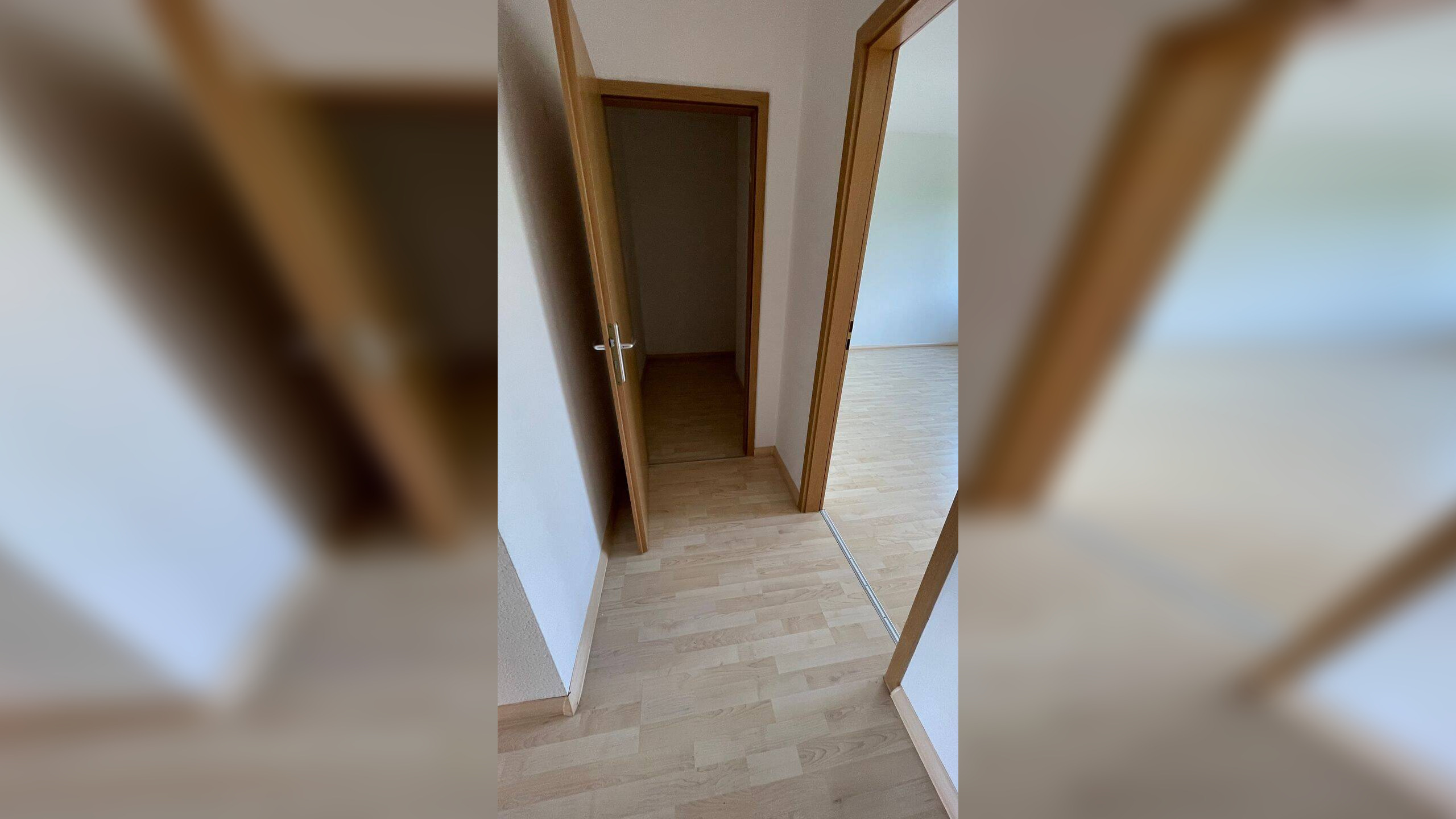 Frei ab 1.11. – Dachgeschoss mit Balkon / Laminat / Bad mit Fenster ! – 9131 Chemnitz – Vorschaubild 6