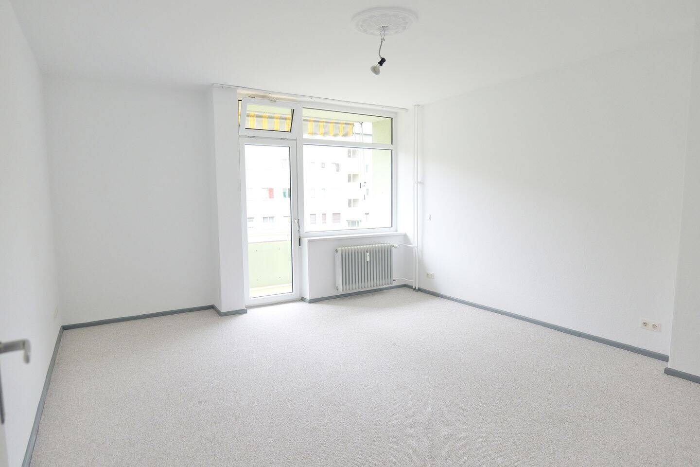 Helle Eigentumswohnung in gepflegter Wohnanlage von Berlin-Lankwitz – 12247 Berlin – Vorschaubild 2
