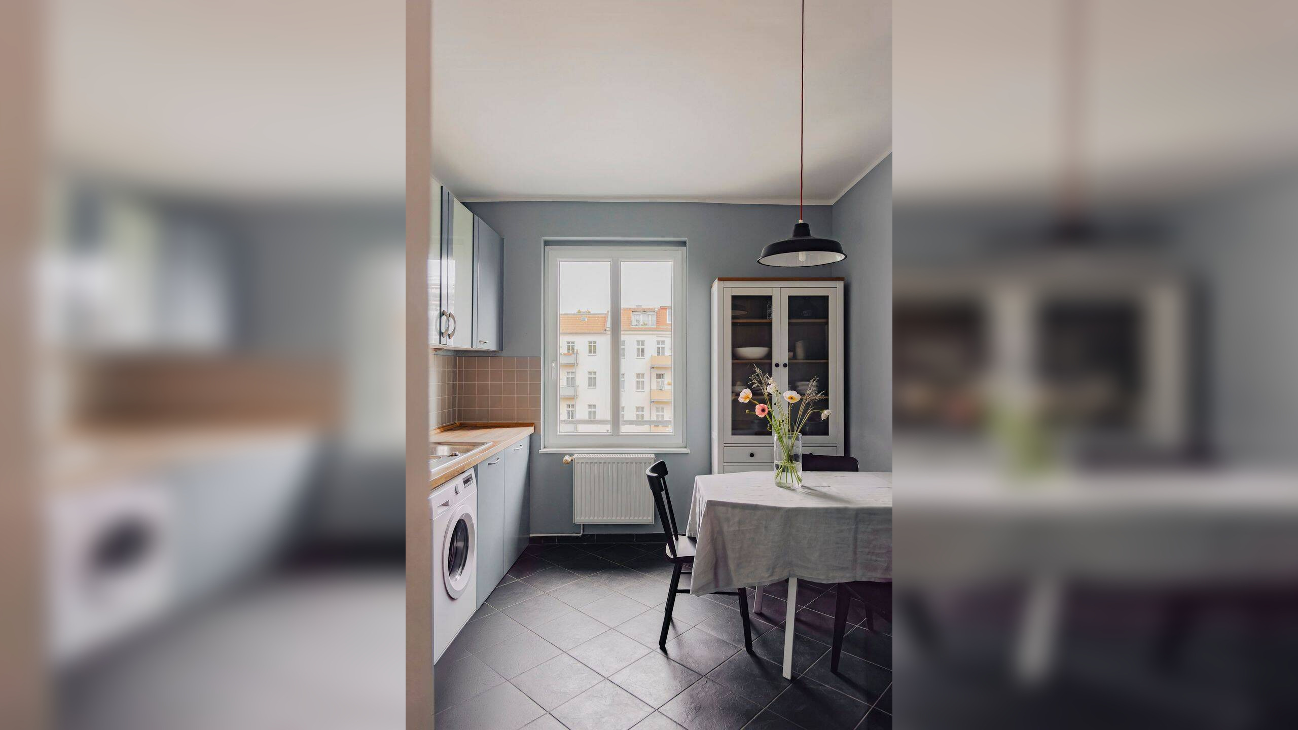 Über den Baumkronen – helle Zweizimmerwohnung mit Südwestbalkon & Aufzug – 10243 Berlin – Vorschaubild 5